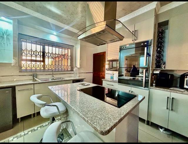 3 BEDROOM HOUSE FOR SALE IN VANDERBIJLPARK CE 2